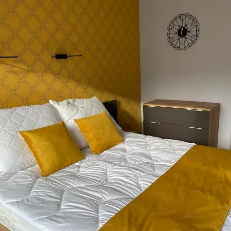 Elegance Yellow W Let's Sea Basen&spa Διαμέρισμα