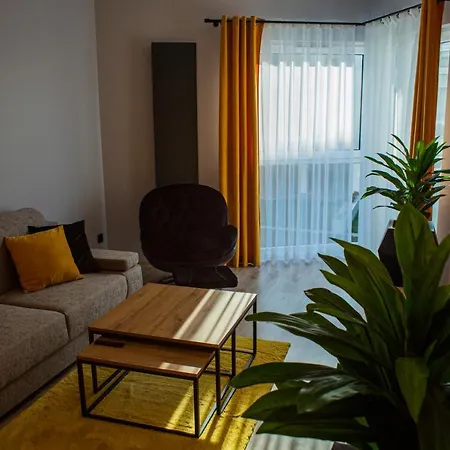 Διαμέρισμα Elegance Yellow W Let's Sea Basen&spa