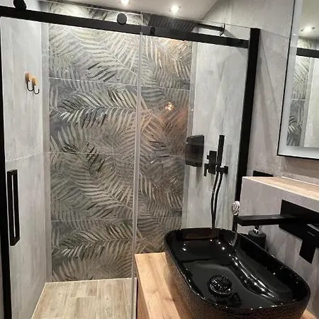 Διαμέρισμα Elegance Yellow W Let's Sea Basen&spa