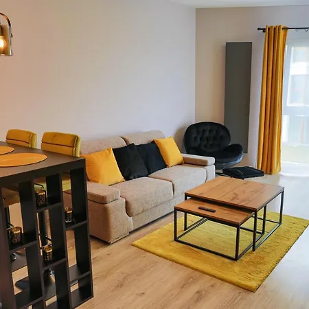 Elegance Yellow W Let's Sea Basen&spa Apartment Gaski (Koszalin)
