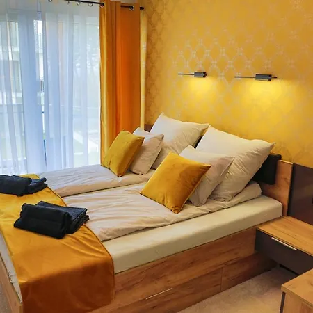 Elegance Yellow W Let's Sea Basen&spa Διαμέρισμα