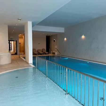 Apartment Elegance Yellow W Let's Sea Basen&spa Gąski