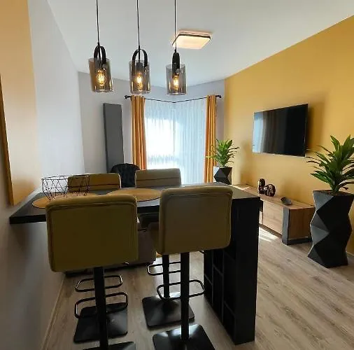 Elegance Yellow W Let's Sea Basen&spa Apartamento
