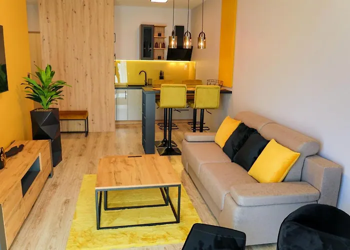 Elegance Yellow W Let's Sea Basen&spa Apartamento Gąski