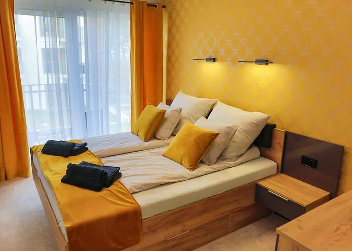Elegance Yellow W Let's Sea Basen&spa Apartamento